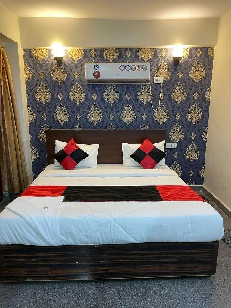 אגרה Hotel Divine